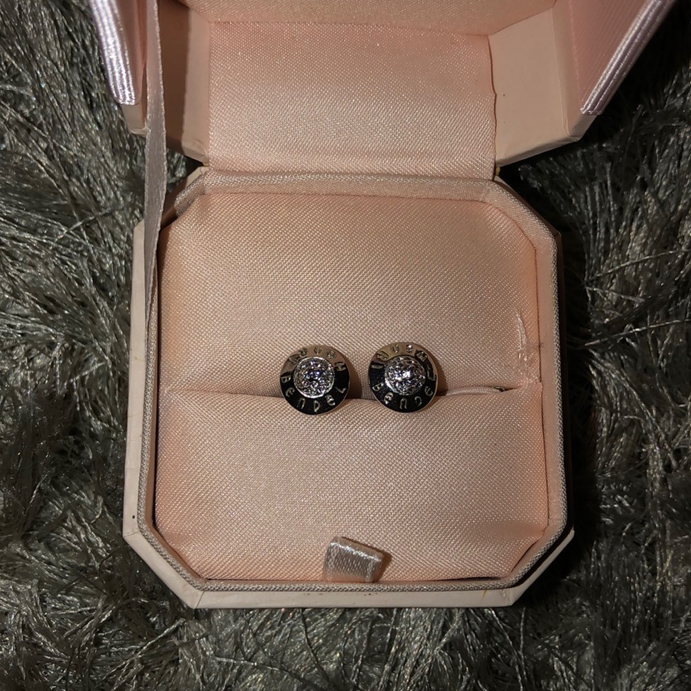 Henri Bendel Studs